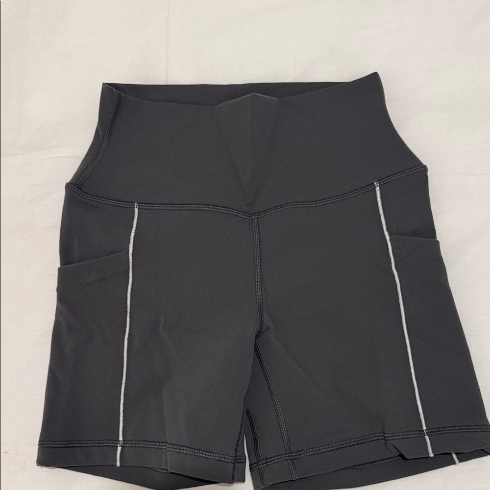 EXCELLENT CONDITION Aritzia Black Women's High-Waisted Shorts